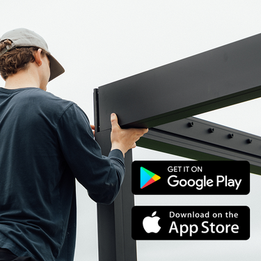 Persona armando una pérgola