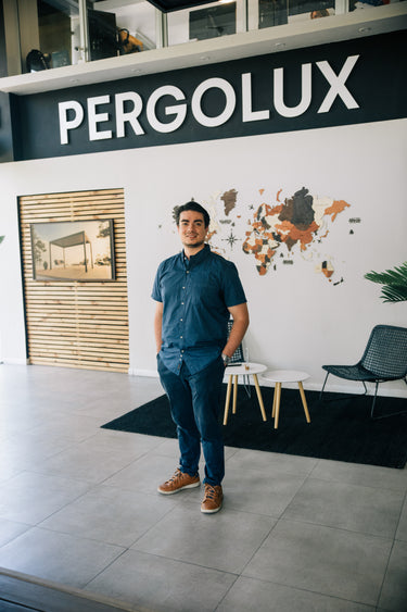 Fotografía del Sales Manager del Showroom de PERGOLUX Vitacura