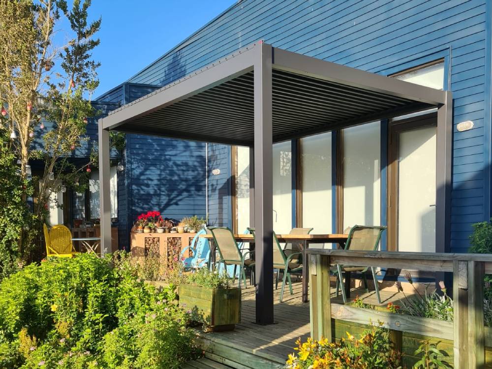 Pérgola bioclimática de aluminio para terraza 3x4
