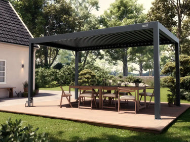 Foto de una pérgola auto soportante 3x5 en un patio en un día de sol