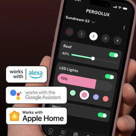Celular mostrando la APP Pergolux con logos de Alexa, Google Assistant y Apple Home 