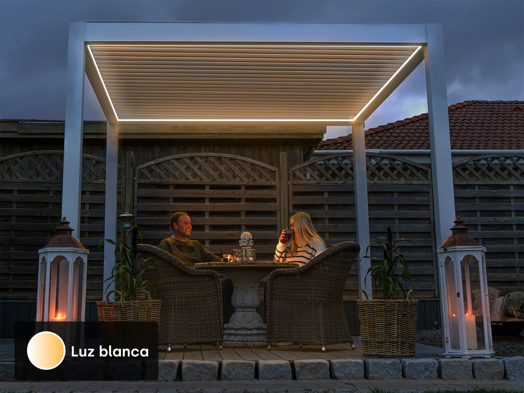 pergola-bioclimatica-pergolux-auto-soportante-luces-led-luz-rgb-amarillo